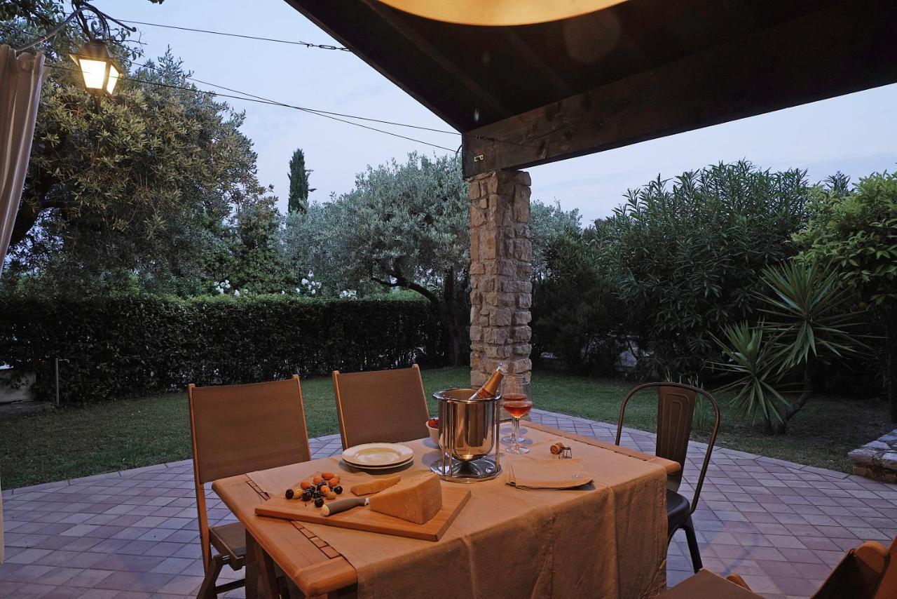 Villa Bouganville Toscolano Maderno Buitenkant foto