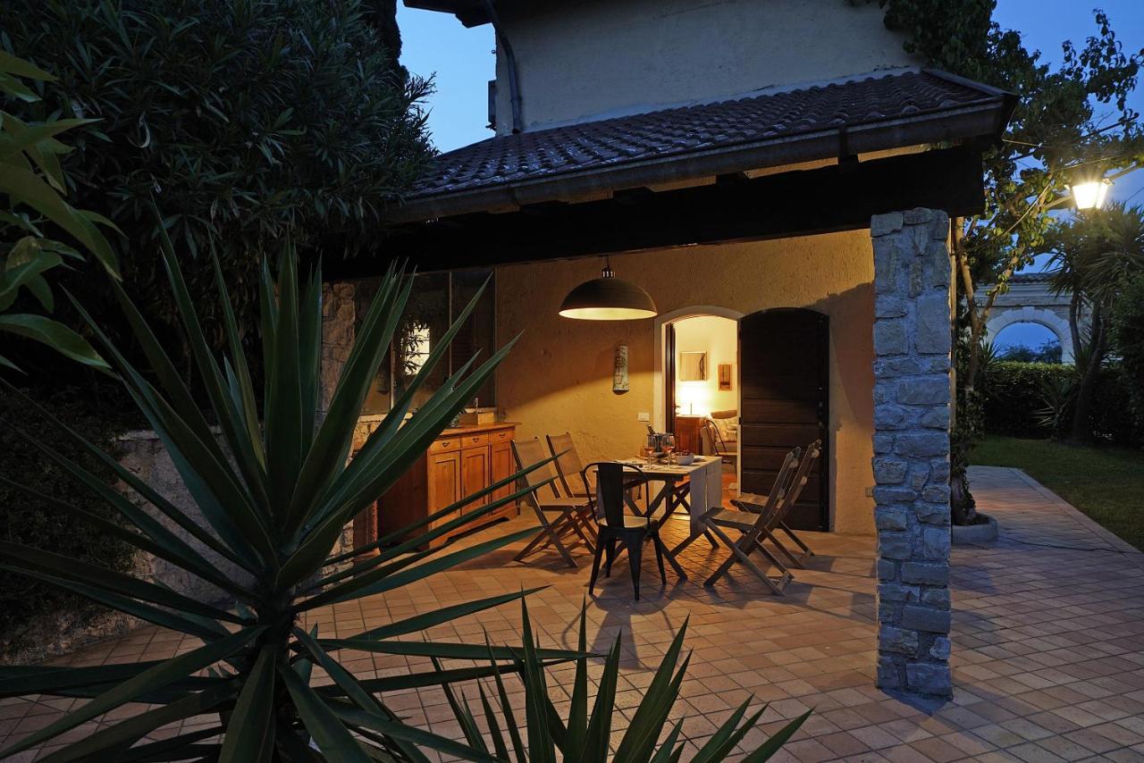 Villa Bouganville Toscolano Maderno Buitenkant foto
